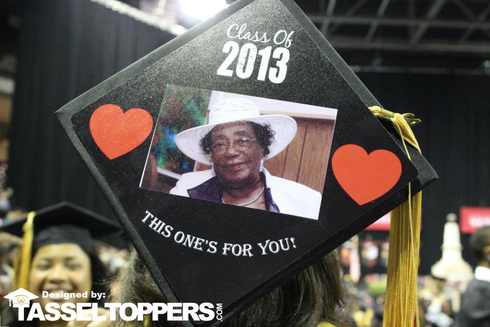 7 Graduation Cap Ideas That Give a Shout Out to your Loved Ones
