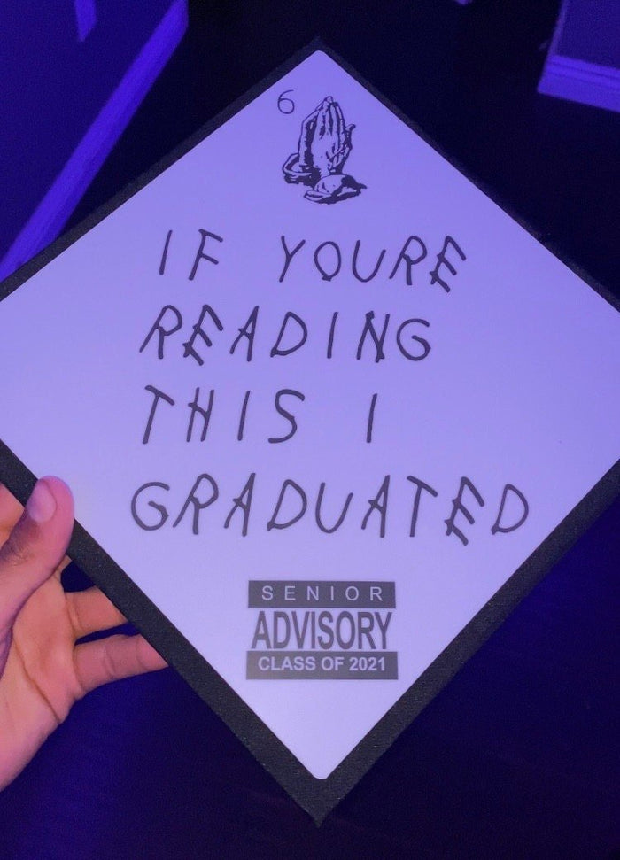 Hand holding If Youre Reading This I Graduated topper purple light