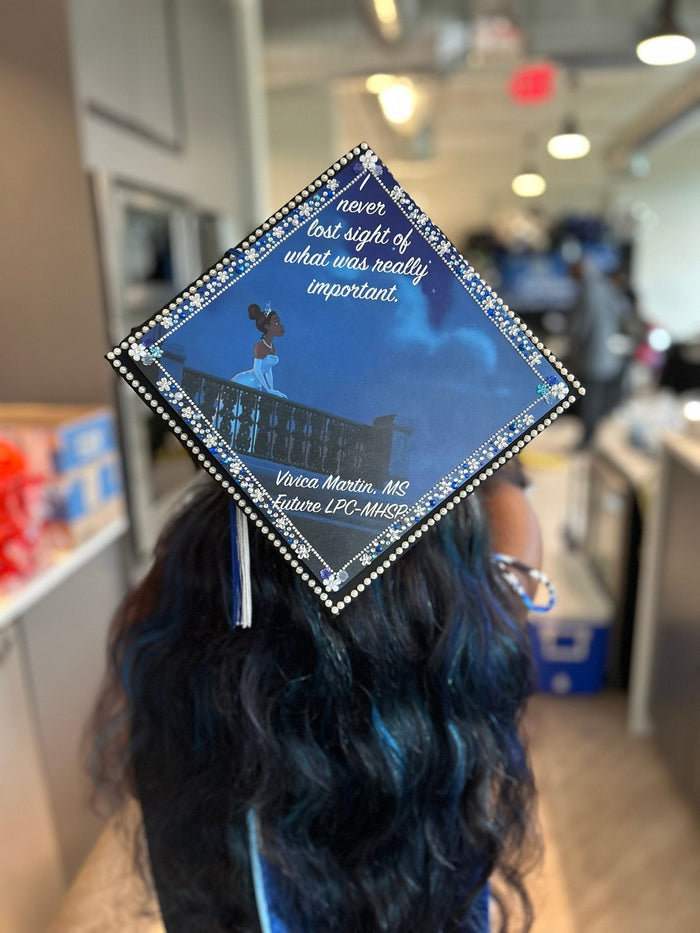 Person wearing Tiana Never Lose Sight cap